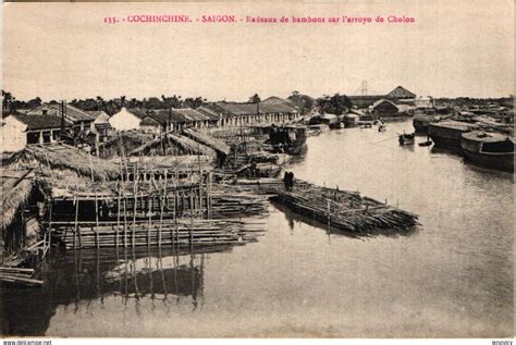 Viêt Nam COCHINCHINE SAIGON RADEAUX DE BAMBOUS SUR L ARROYO DE CHOLON