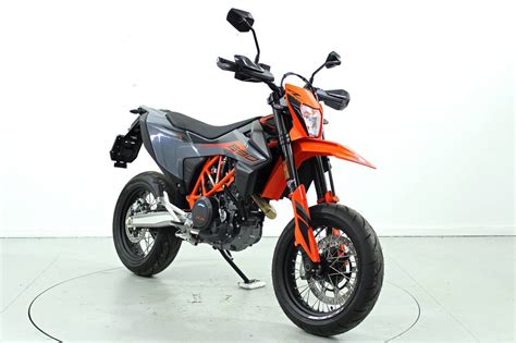 KTM 690 SMC R ABS Neu Motorräder Moto Center Solothurn