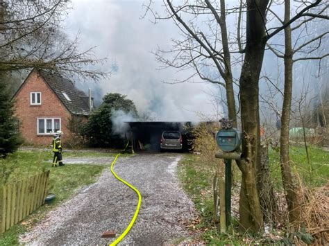 FEU PKW Brand Im Carport Freiwillige Feuerwehr Nordhastedt