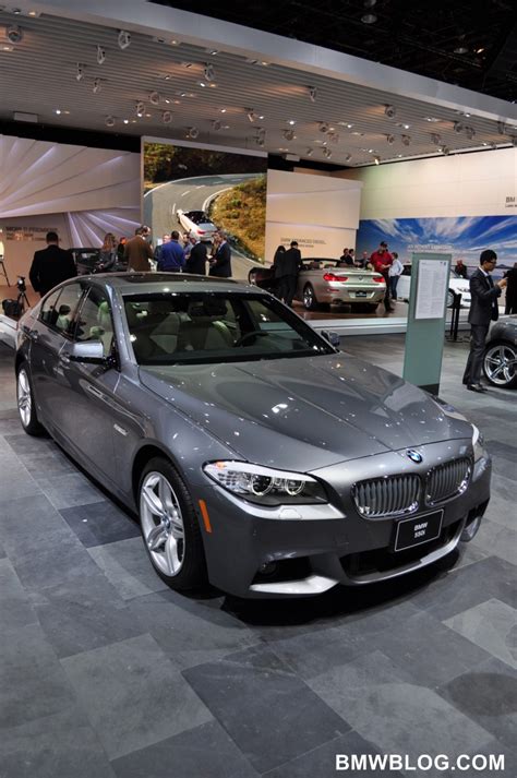 2011 NAIAS: BMW 550i M Sport Package