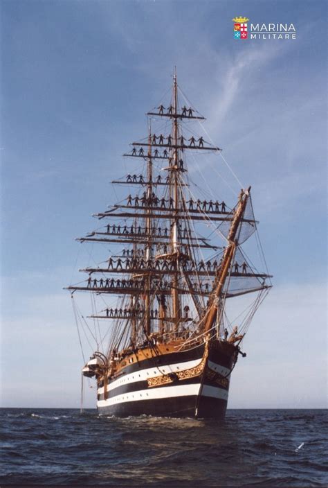 La Nave Vespucci Della Marina Militare Arriva In Sicilia FOTO