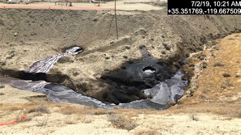 Photos Major Crude Spill At Chevron Well Site In Kern County Kqed