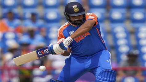 IND Vs AUS Rohit Sharma Smashes Mitchell Starc For 29 Runs With Four