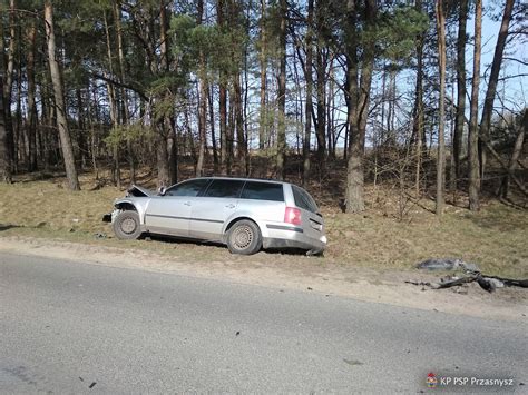 Wypadek Dw Ch Samochod W Osobowych W Miejscowo Ci Trzcianka Komenda