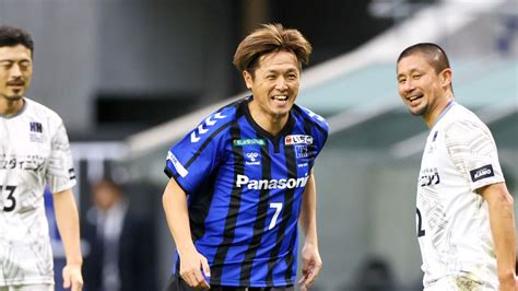 「バイバイ！」サッカー元日本代表・遠藤保仁が現役引退を発表 W杯3大会出場など日本代表最多出場数誇るレジェンド（2024年1月9日掲載