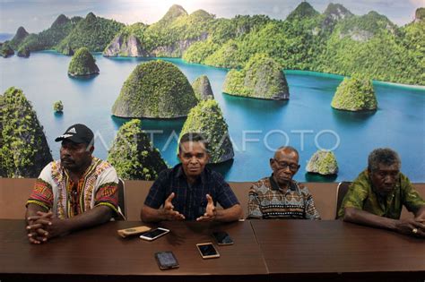 TANGGAPAN MASYARAKAT RAJA AMPAT ANTARA Foto