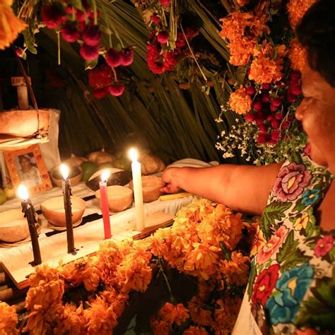 Flores del Hanal Pixán Conoce los colores que adornan los altares de