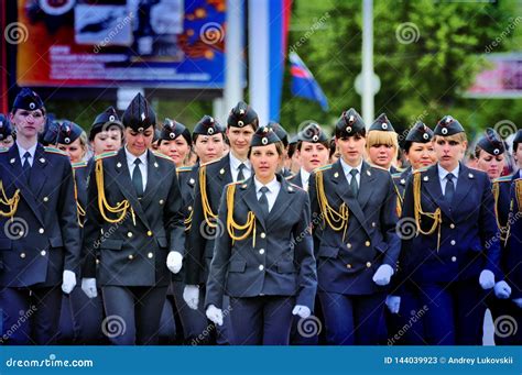 Soldados Y Oficiales Del Ej Rcito Ruso Foto De Archivo Editorial