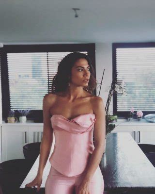 Turkish Celebrity Demet Ozdemir Porn Pictures XXX Photos Sex Images