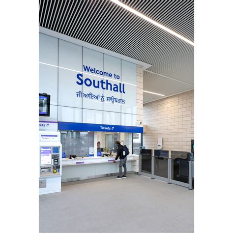 Elizabeth Line Stations - structure and space