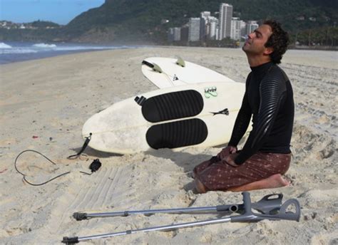 Monumento Arquitetura E Arte Andrezinho Carioca Surf Adaptado Rio