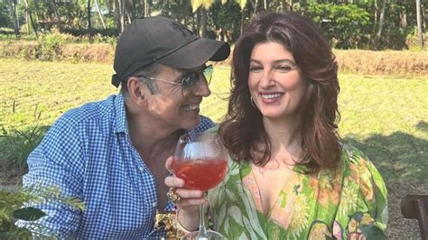 Twinkle Khanna Recalls How Her Romance With Akshay Kumar Began And