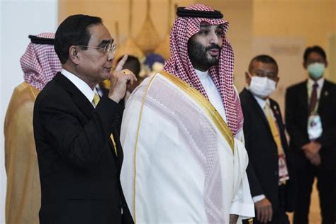 Saudi Crown Prince Meets Thai Pm After Diplomatic Ties Restored Middle East Monitor