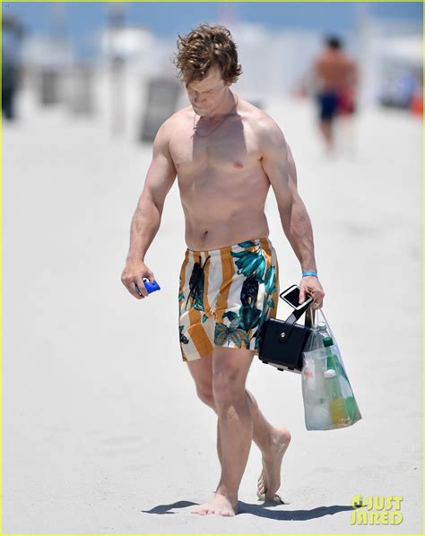 Game Of Thrones Alfie Allen Spotted Shirtless In Miami Photo