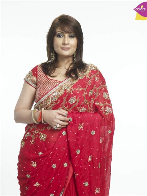 Urvashi Dholakia glams up Bigg Boss House - Colors Tv