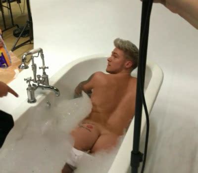 Hot Men Gaze Tumblr Tumbex