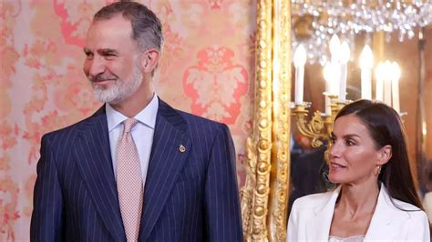 Reina Letizia Felipe VI mucho más suelto y cercano así ha sido la