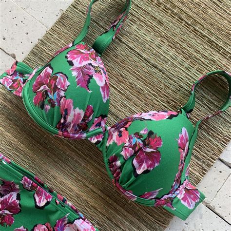 Biqu Ni Meia Ta A Hot Pants Floral Verde E Roxo Dondoca Moda Feminina