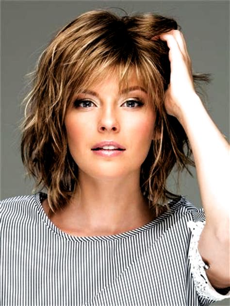 17 Short Medium Layered Haircuts For Thin Hair Short Hairstyle Trends Short Locks Hub