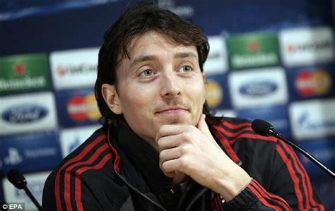 AC Milan V Barcelona Italians Have Bikini Clad Model Training With Them Daily Mail Online