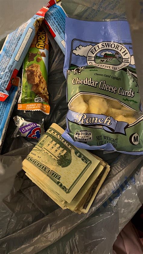 Weirdest thing a customer has given you? : r/stripper