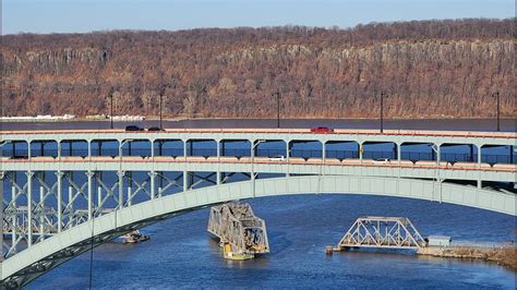 Live Cam Amtrak Trains Hudson Harlem River Live Streaming City