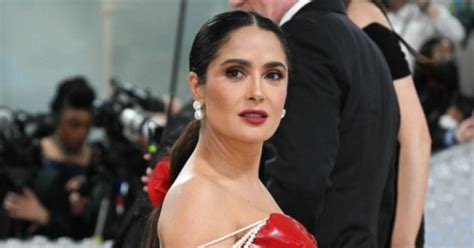 Tu Przed Sze Dziesi Tk Ta Czy W Malutkim Bikini I Wzbudza Podziw Wszystkich Zobacz Zdj Cie I