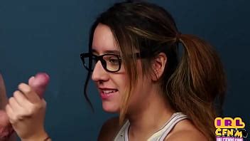 Cfnm Amateur Babe Masturba Vecino Duro Polla Hasta Corrida XVIDEOS