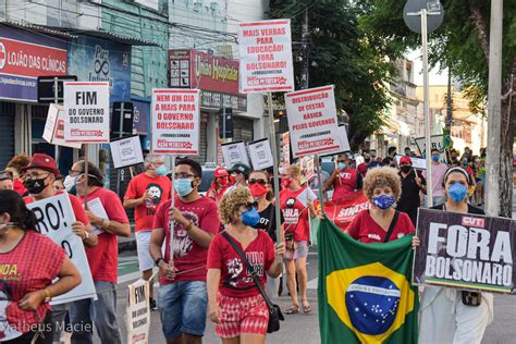 Líder petista convoca manifestações para dia 2 de outubro pelo