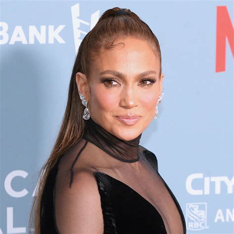 Jennifer Lopez Flaunts Her Toned Figure And Glowing Skin In Chic Yellow