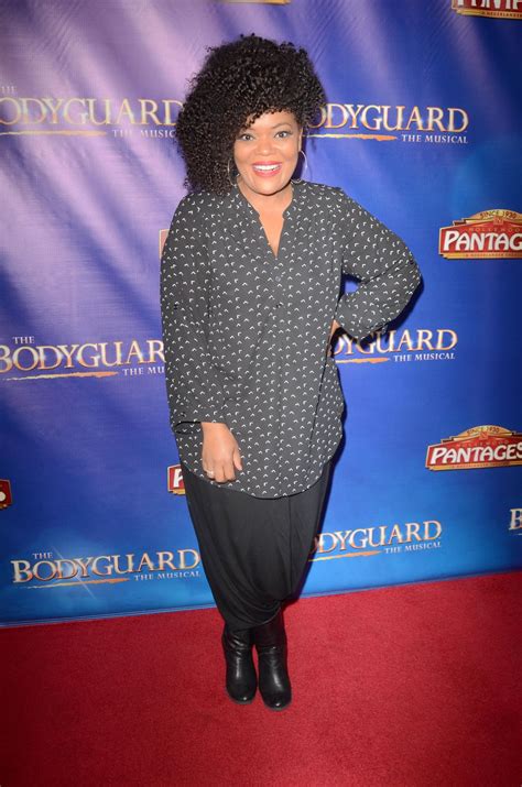 yvette nicole brown   bodyguard opening night  los angeles