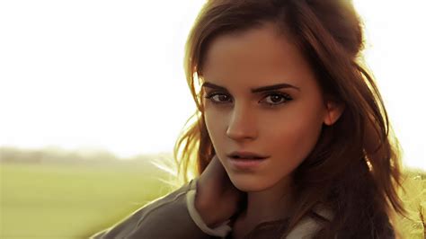 Actress Looking At Viewer Emma Watson Women Hd Wallpaper Rare Gallery