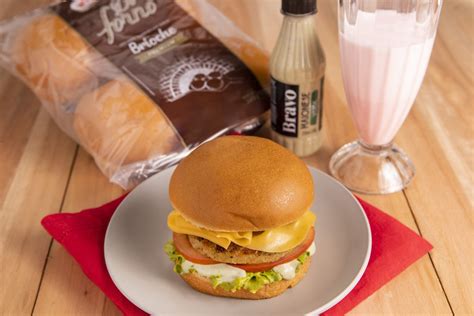 Hambúrguer de lentilhas queijo e salada Wickbold