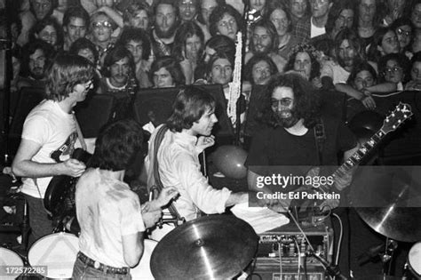 Grateful Dead 1977 Photos And Premium High Res Pictures Getty Images