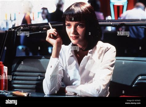 Uma thurman pulp fiction smoking hi-res stock photography and images ...