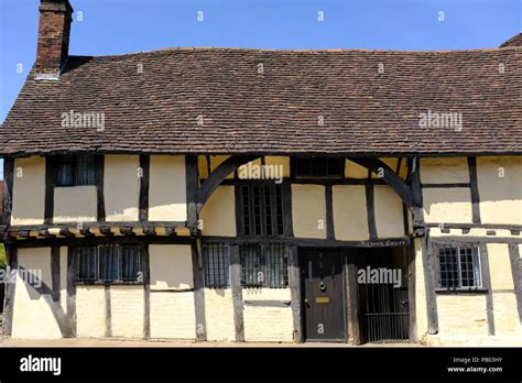 Tudor Style House in Stratford-upon-Avon, Warwickshire, England Stock ...