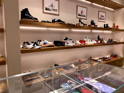 Hermès Shops In London: Where Luxury Meets Timeless Style - London ...