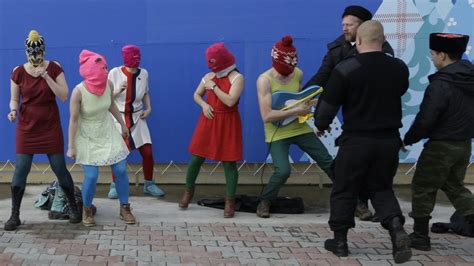 Agression Contre Les Pussy Riot à Sotchi Moscou Condamnée Par La Cedh