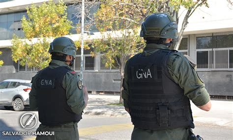 Dos Hombres Fueron Detenidos Con Drogas Y Una Pistola En Rosario