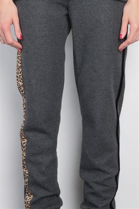 Мягкий костюм с леопардовыми вставками Cocoba — Нежная одежда