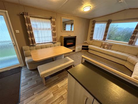 PRE-OWNED 2019 CARNABY ASHDALE | Flower of May