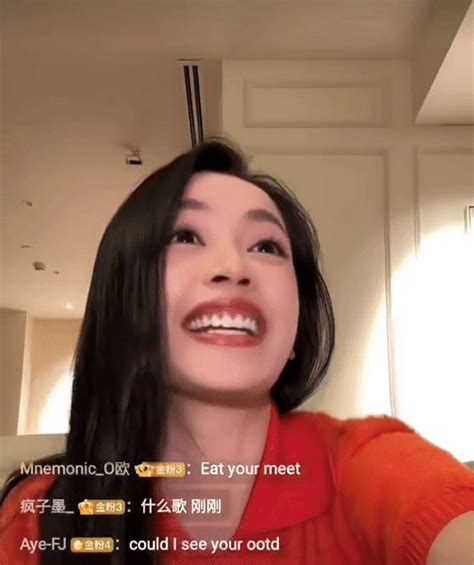 Chi Pu gài fan cực mạnh khi bị yêu cầu mặc bikini biểu diễn tại lễ hội âm nhạc Waterbomb