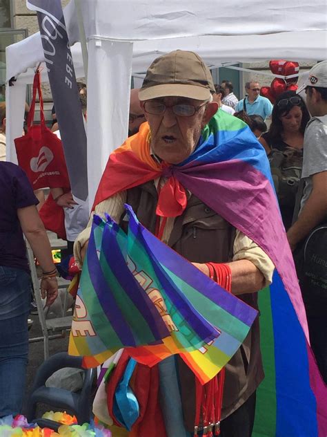 De Magistris In Marcia Al Pride Di Napoli Gay It