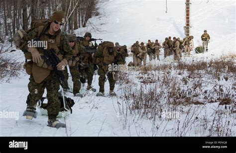 U S Marines With Weapons Company 1st Battalion 25th Marine Regiment