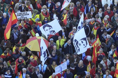 Protesta En Madrid Contra Pedro Sánchez Y La Ley De Amnistía