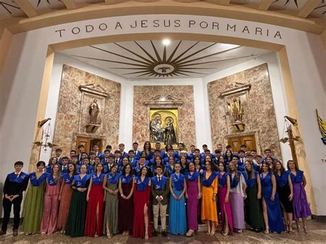 Los Alumnos De De Bachillerato Del Colegio Maristas Celebran Su