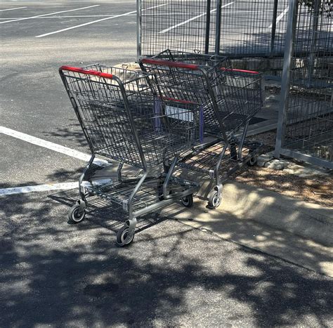 What are you doing step cart : r/HEB