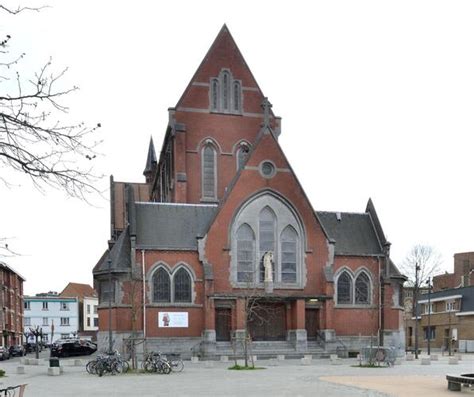 Forest une église transformée en salle d escalade BELGICATHO