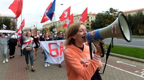 Belarus Tausende Frauen Demonstrieren Gegen Alexander Lukaschenko