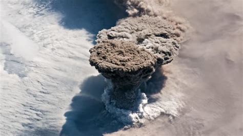 See Nasas Breathtaking Photo Of A Volcanic Eruption From Space Mental Floss